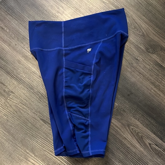 Fabletics bike shorts - Picture 3 of 5